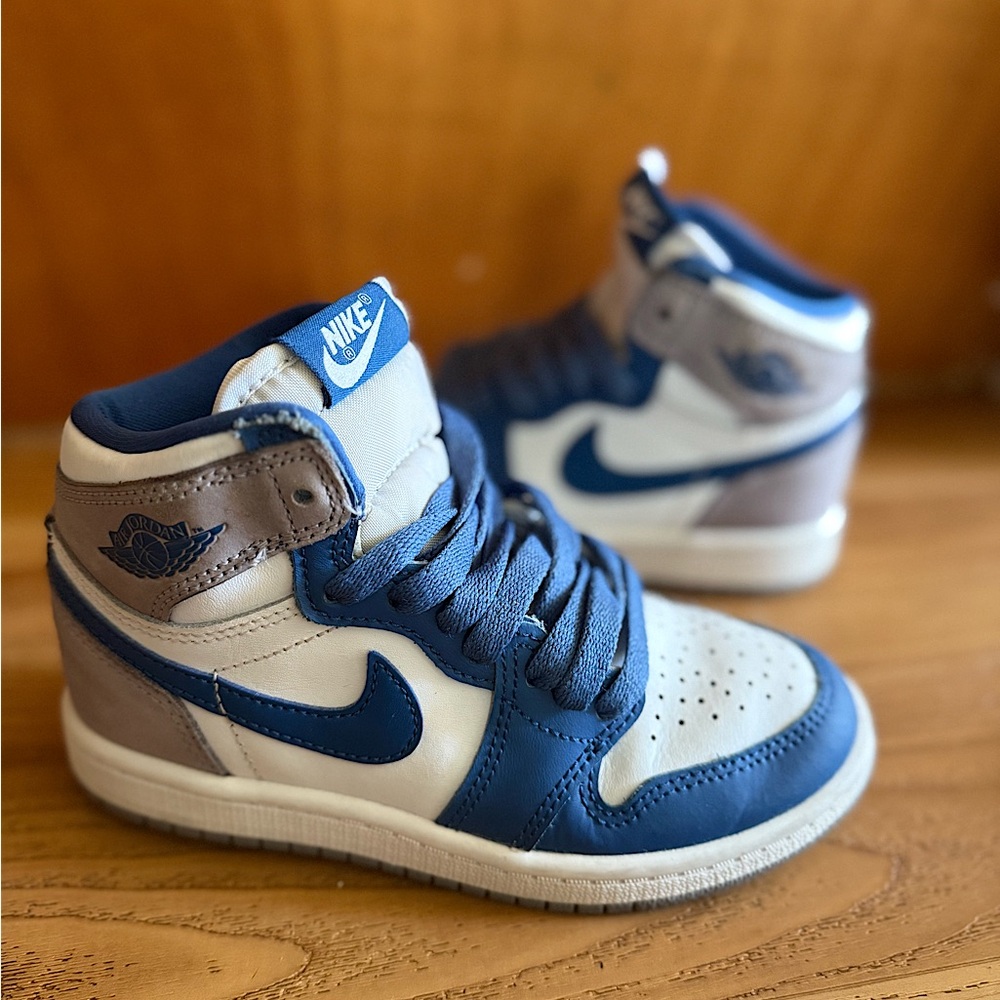 Air Jordan 1 Retro High OG True Blue
PS 12c